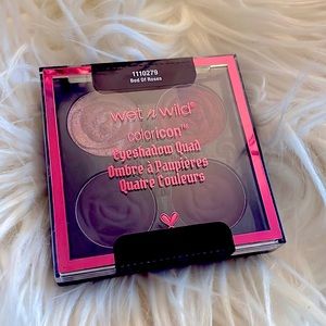 Wet N Wild Beauty Color Icon Bed Of Roses Limited Edition Eyeshadow Palette